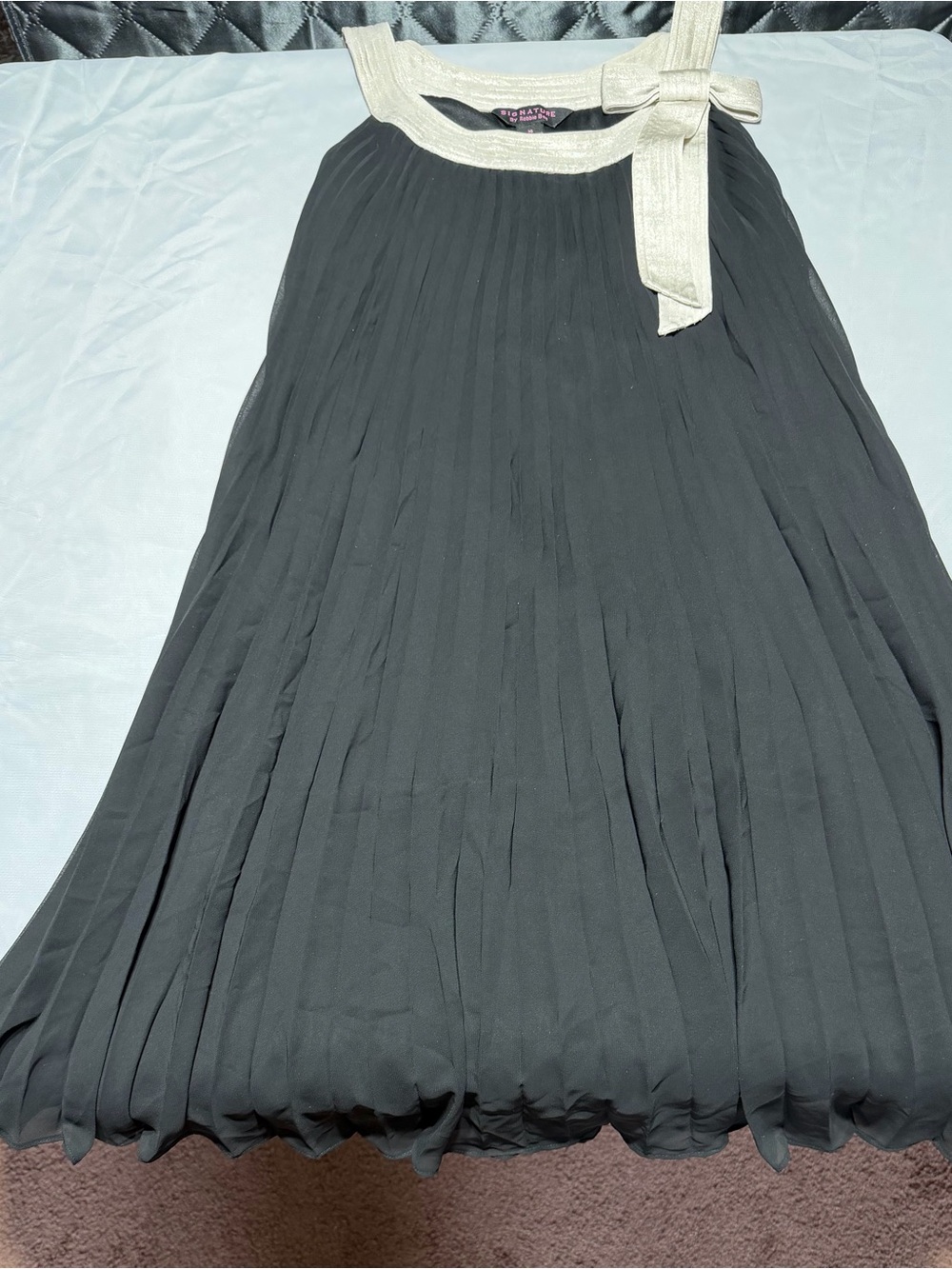 Signature‎ by Robbie Bee Pleated Shift Dress Black Cream Statement Bow Size 16